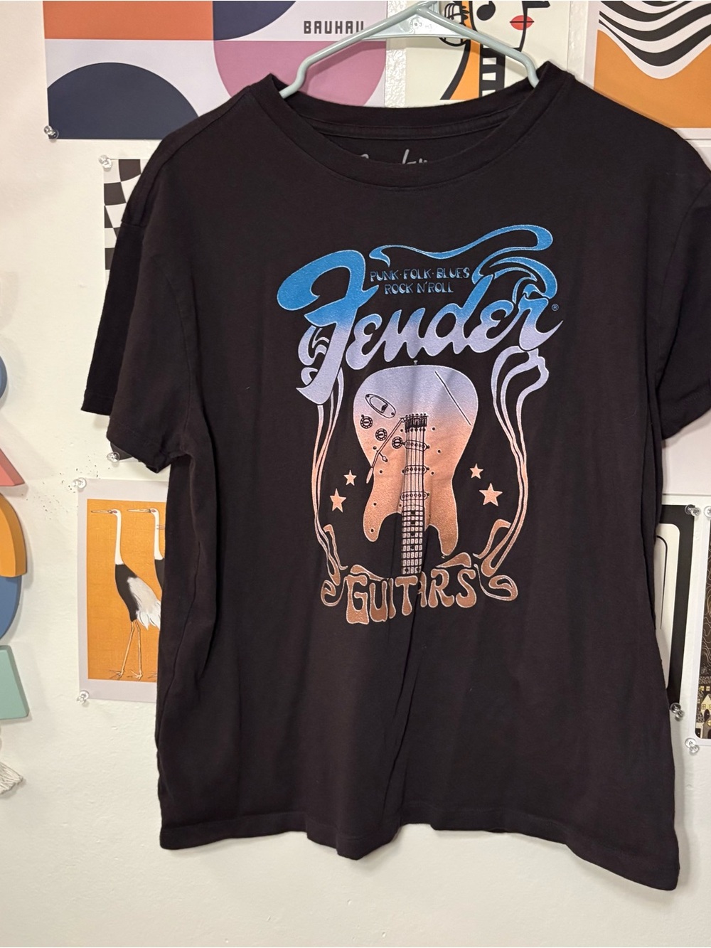 Fender Women’s Guitar Graphic Tee Size Large